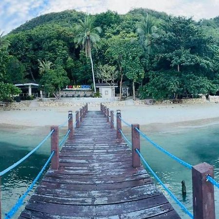Alam Indah Beach Resort Бусуанга Экстерьер фото