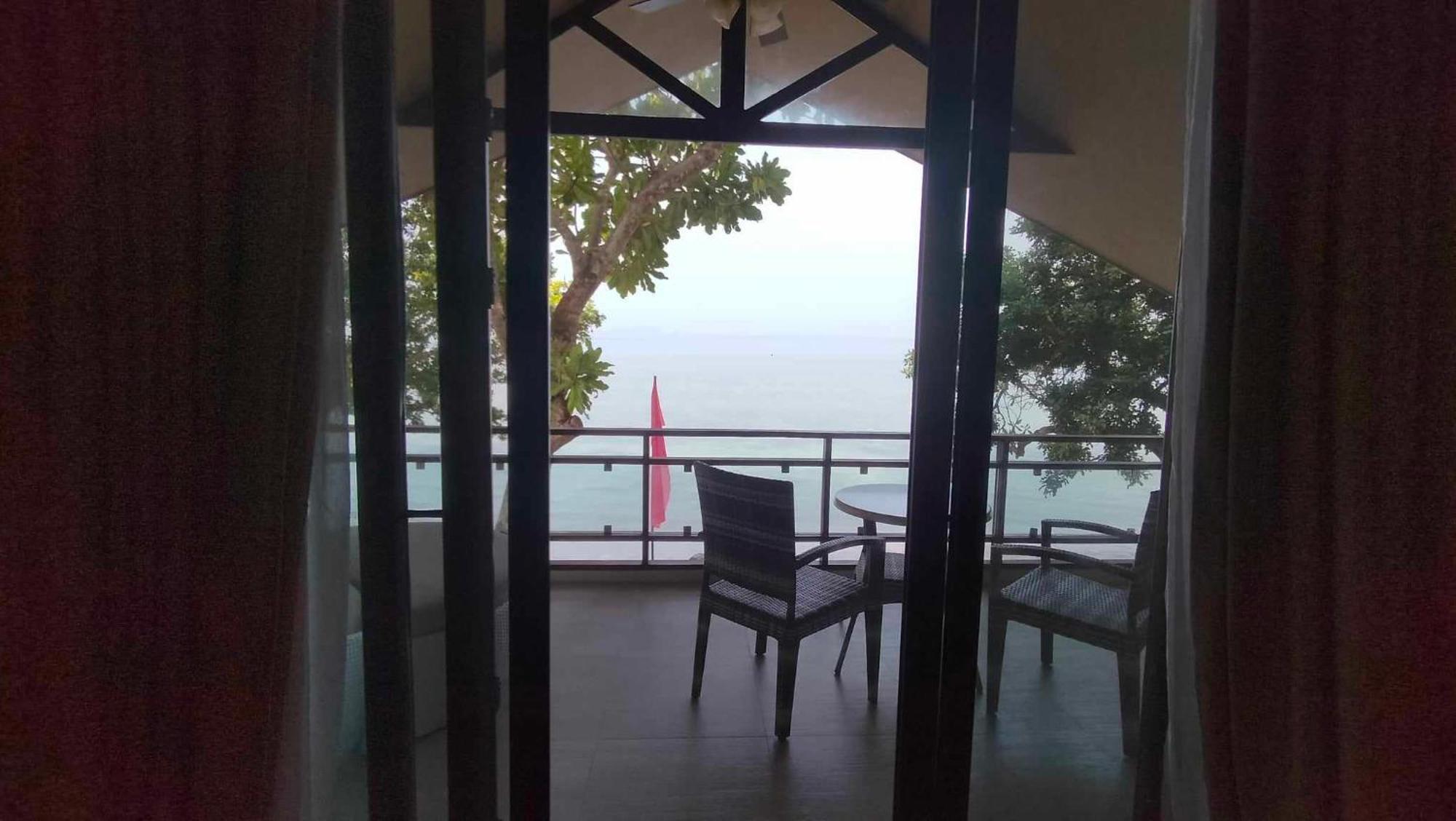 Alam Indah Beach Resort Бусуанга Экстерьер фото
