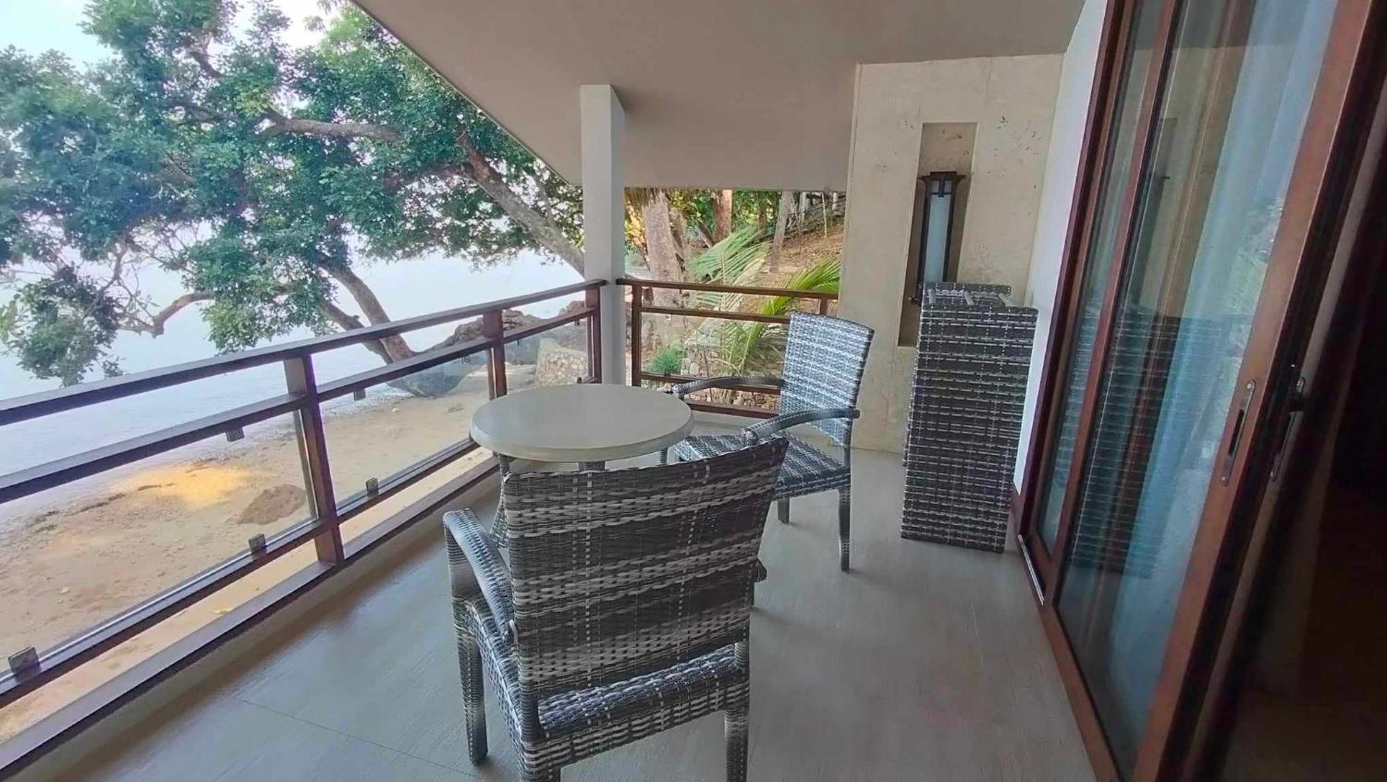 Alam Indah Beach Resort Бусуанга Экстерьер фото