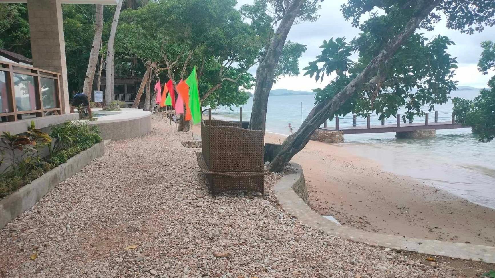 Alam Indah Beach Resort Бусуанга Экстерьер фото