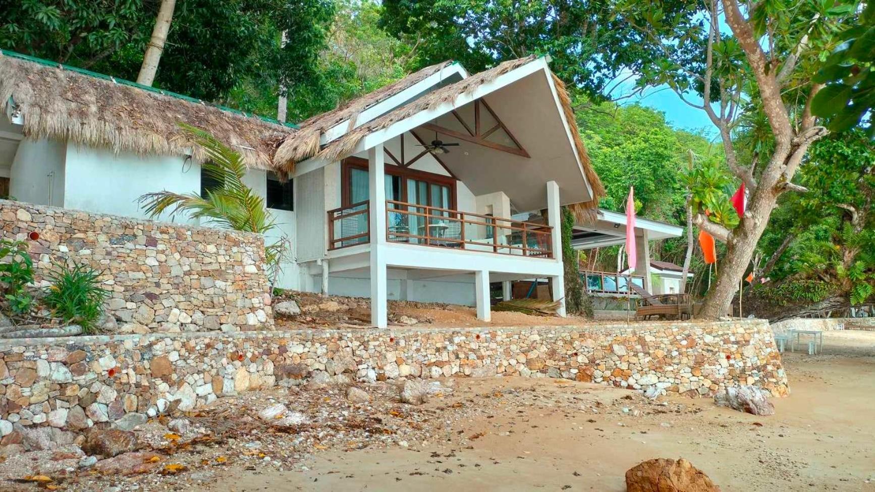 Alam Indah Beach Resort Бусуанга Экстерьер фото