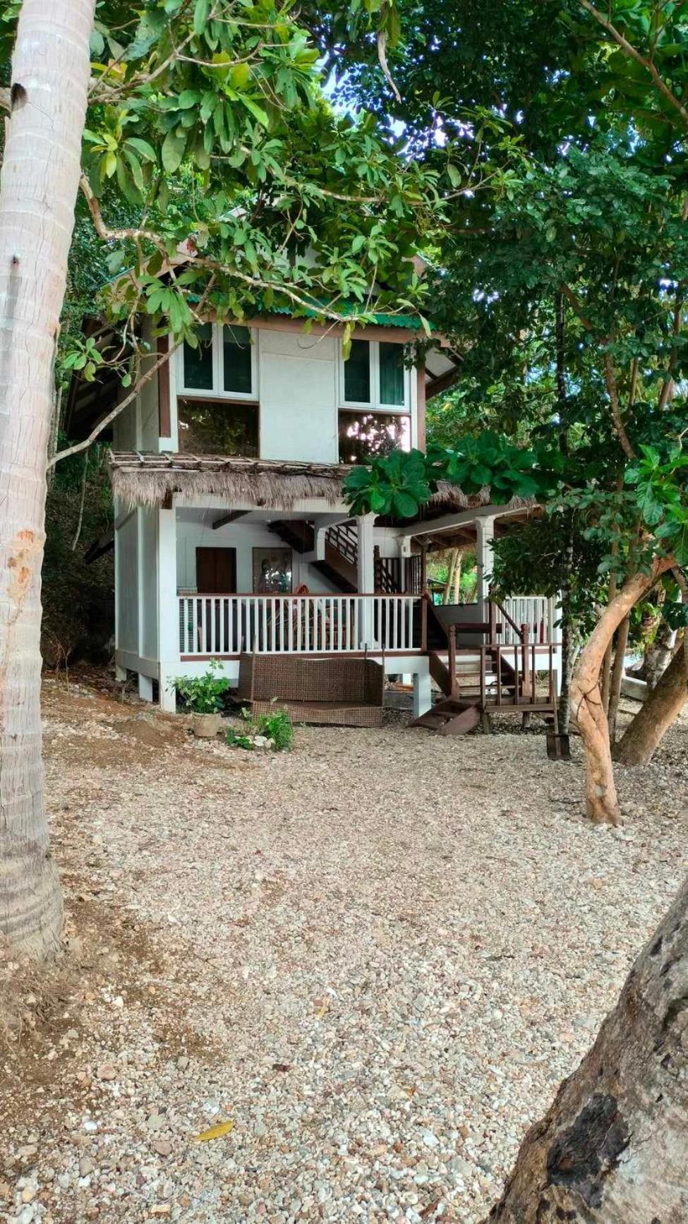 Alam Indah Beach Resort Бусуанга Экстерьер фото