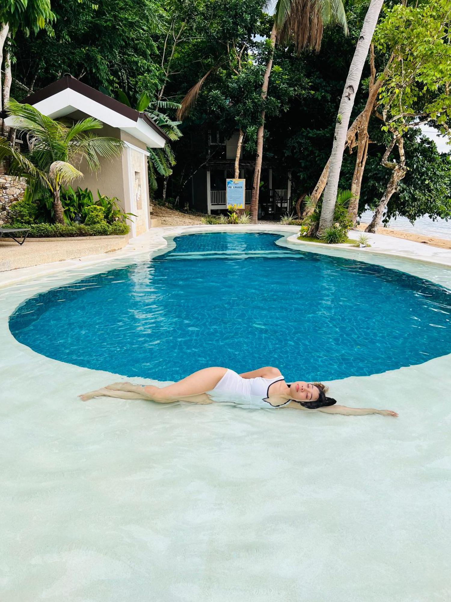 Alam Indah Beach Resort Бусуанга Экстерьер фото