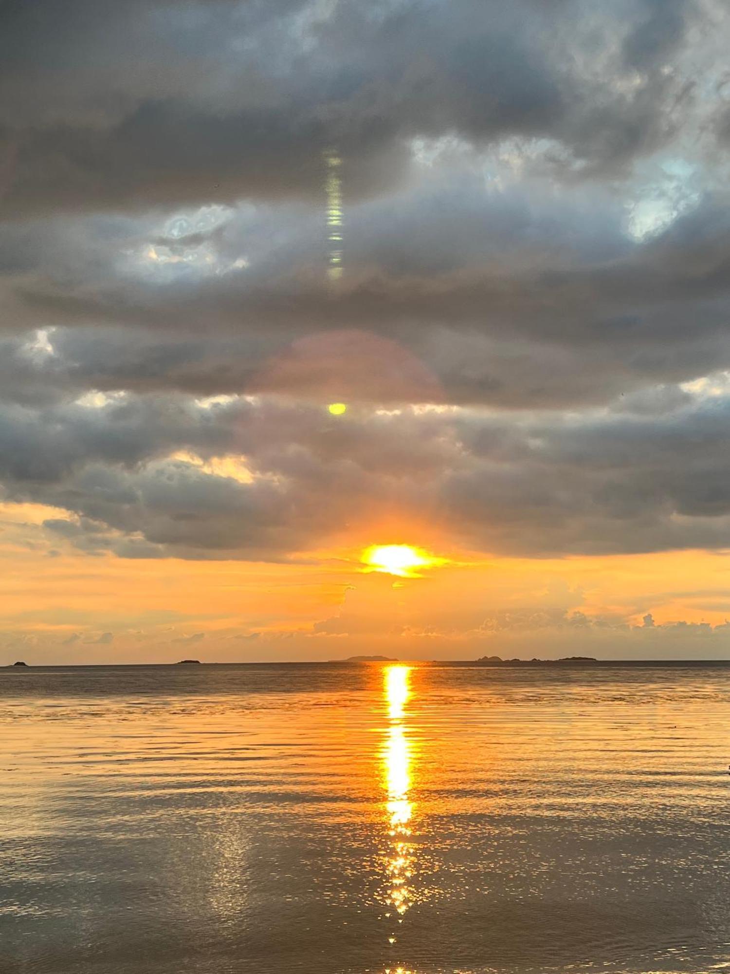 Alam Indah Beach Resort Бусуанга Экстерьер фото