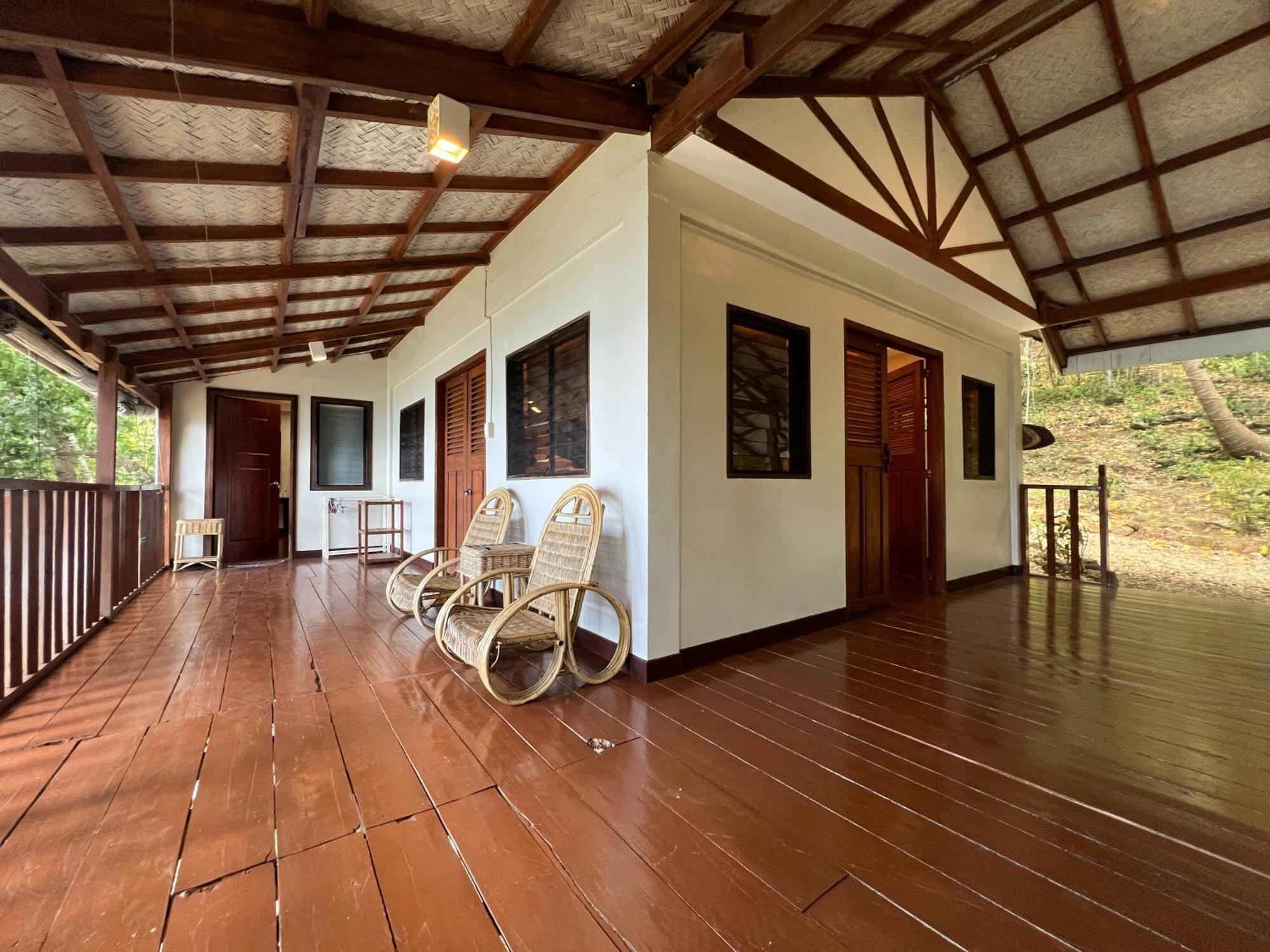 Alam Indah Beach Resort Бусуанга Экстерьер фото