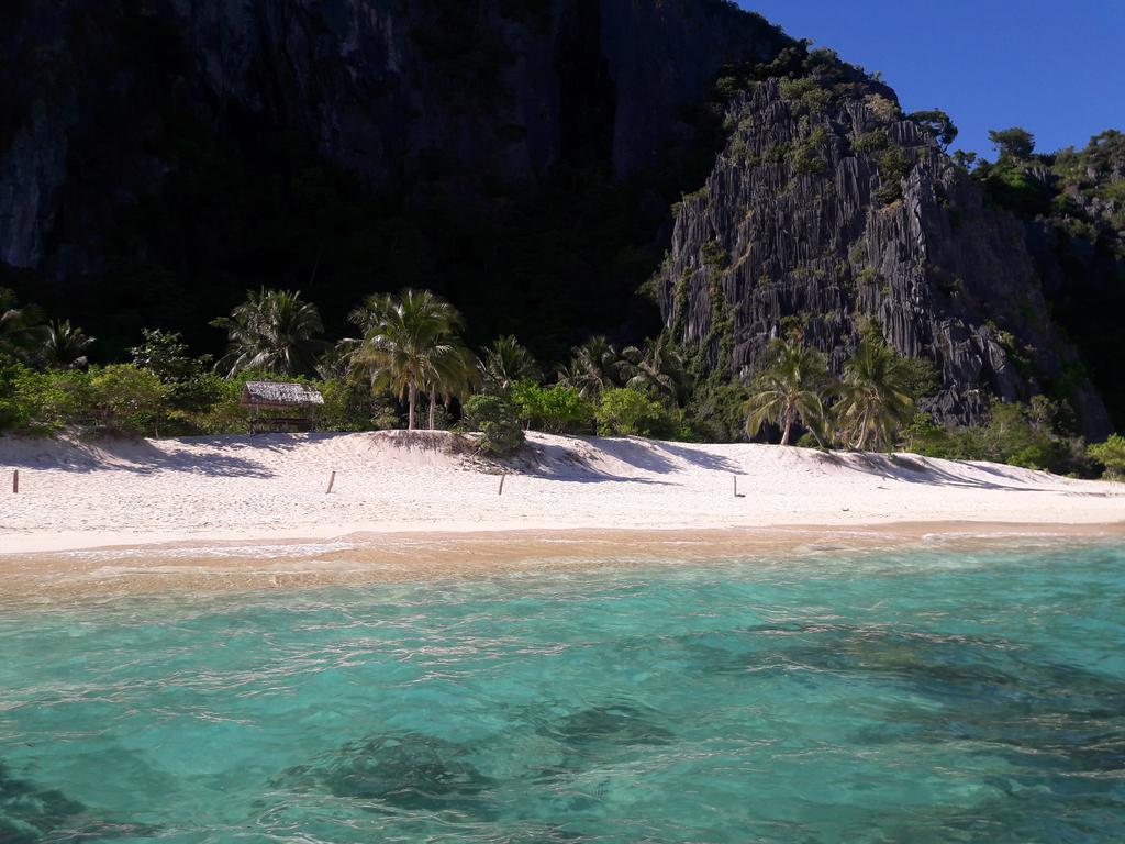 Alam Indah Beach Resort Бусуанга Экстерьер фото
