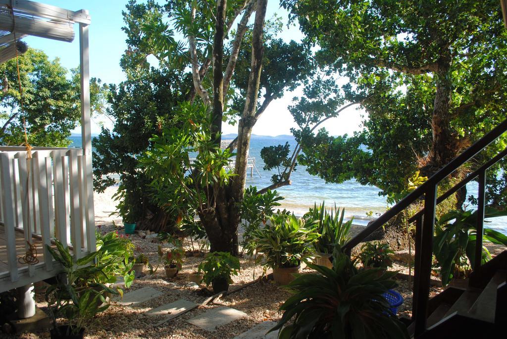 Alam Indah Beach Resort Бусуанга Экстерьер фото
