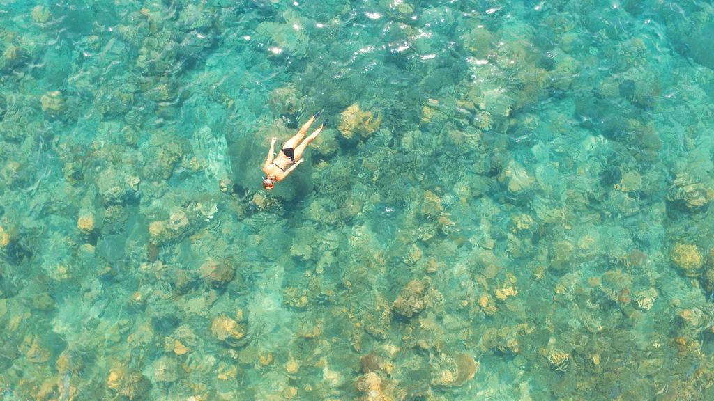Alam Indah Beach Resort Бусуанга Экстерьер фото