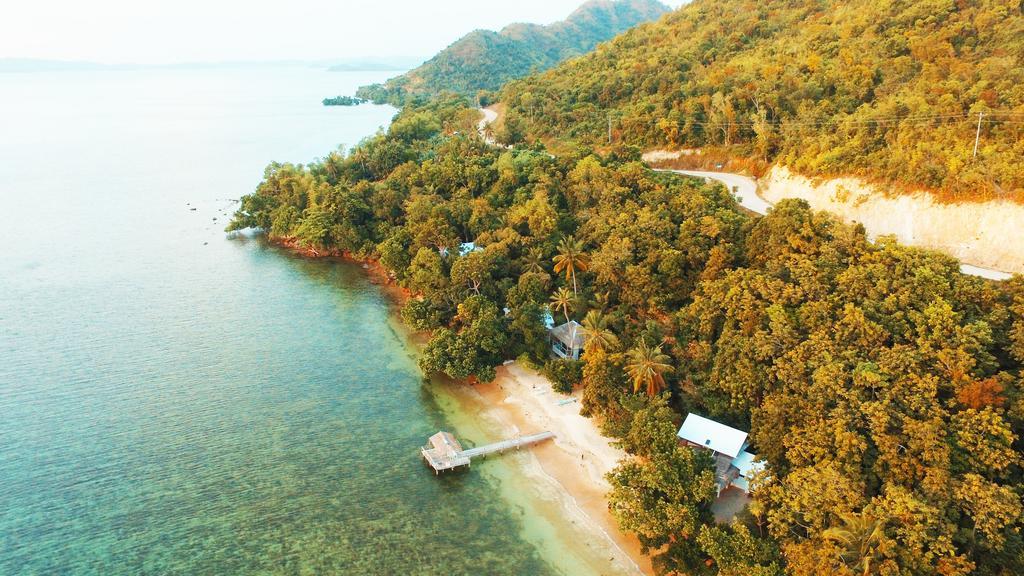 Alam Indah Beach Resort Бусуанга Экстерьер фото