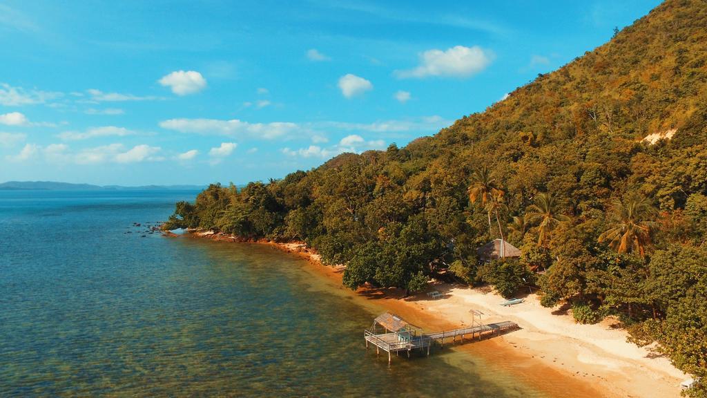 Alam Indah Beach Resort Бусуанга Экстерьер фото